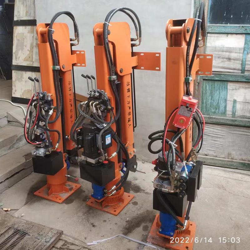三门峡市重汽蓝牌随车吊 3.2吨 国六动力强 液压驱动 农用自卸起重机